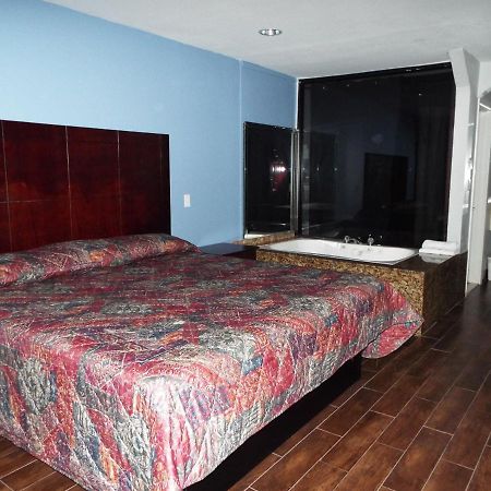 Luxury Inn Ченълвю Екстериор снимка