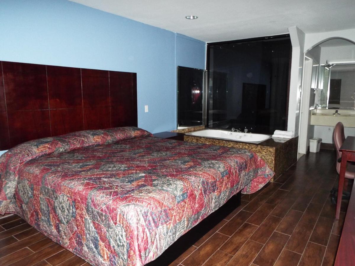 Luxury Inn Ченълвю Екстериор снимка