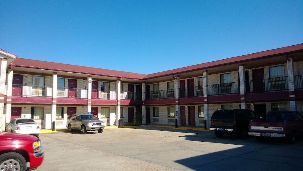 Luxury Inn Ченълвю Екстериор снимка