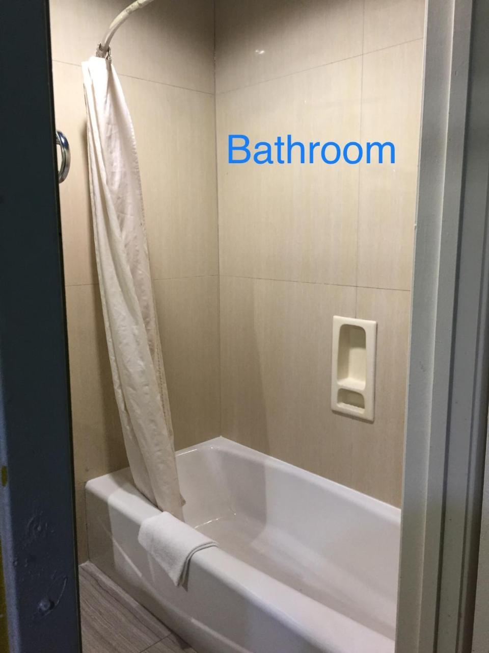 Luxury Inn Ченълвю Екстериор снимка