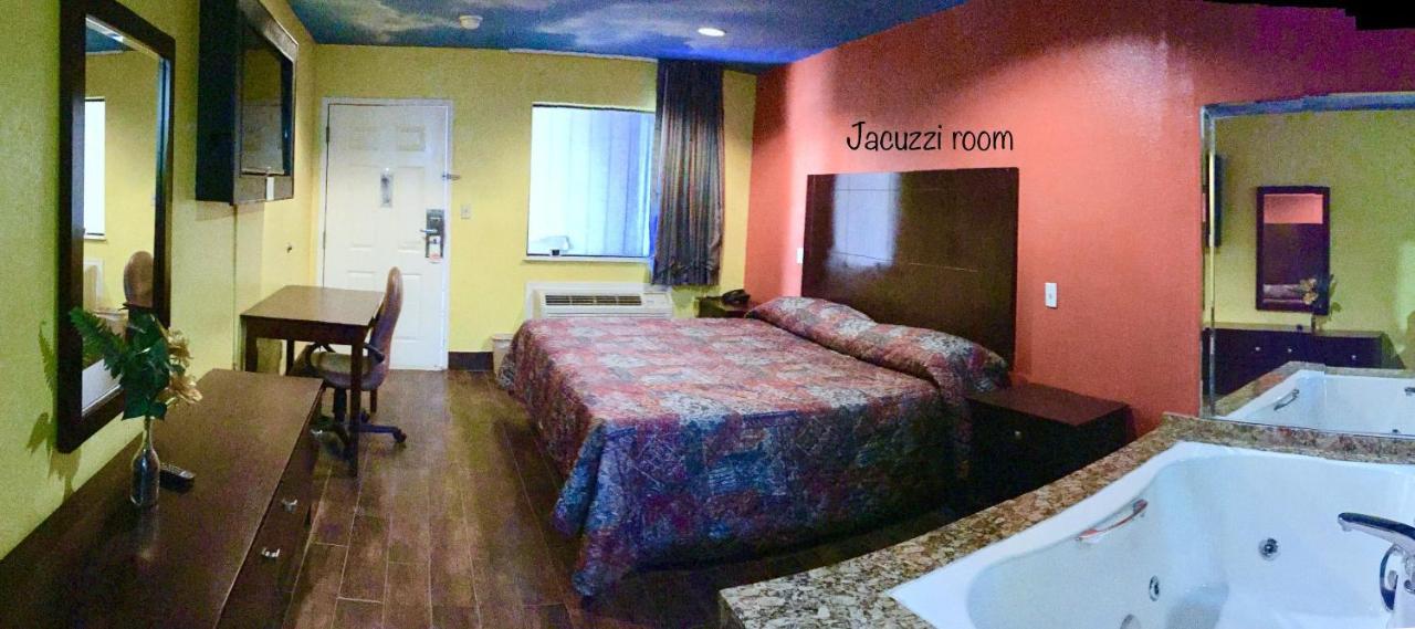 Luxury Inn Ченълвю Екстериор снимка
